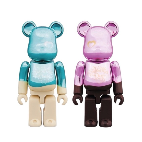 PRE-OWNED BEARBRICK 100% VALENTINE 2018 - Picture 1 of 3